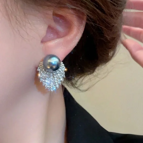 Rhinestone & Grey Pearl, simulated Stud Bridal, Wedding, Glamorous Earrings - Picture 3 of 4